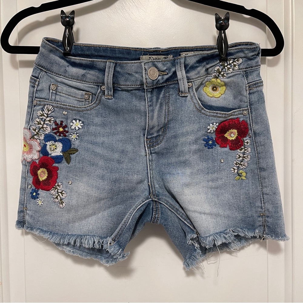 Indigo Rein Light Blue Denim Shorts with Floral Design 26" waist Small - Picture 3 of 8